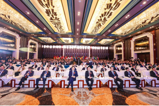 Zhou Yuxian Attends China Jushi 30th Annual International Conference on Fiberglass Hosted